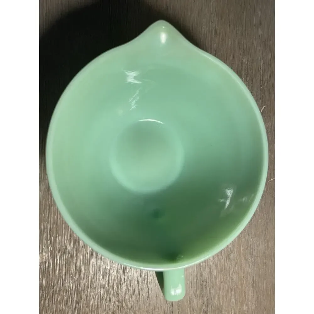Vintage Fire-King Jadeite Batter Bowl 7.5” Mixing Bowl Pour Spout Hairline